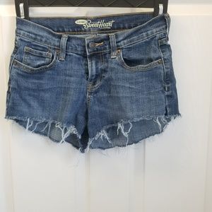 Old Navy Sweetheart distressed cutoff Jean shorts
